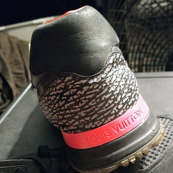 LV sneaker size 11.5 US  (LV 10.5) - Picture 1 of 9